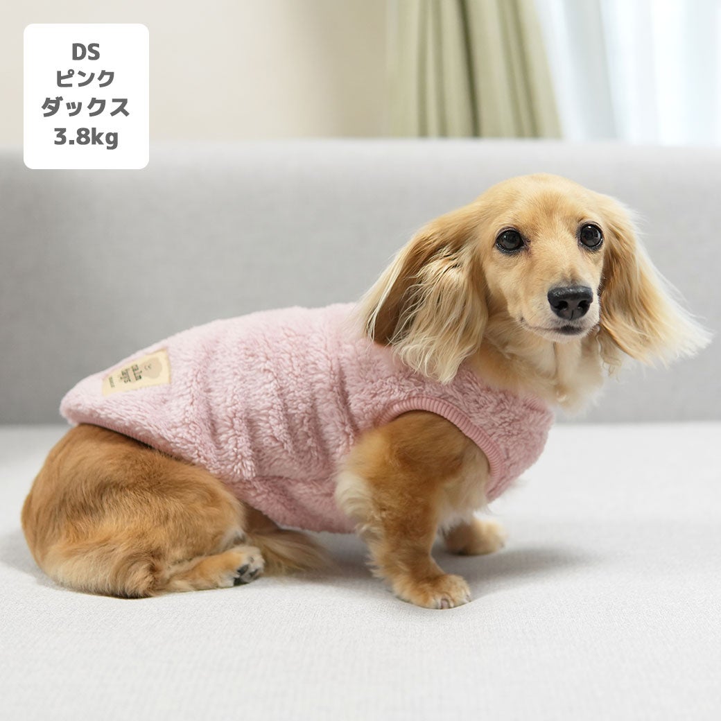 ミニチュアダックス3.8kg(首27/胴38/丈31cm)のクムちゃんはピンクのDSを着用