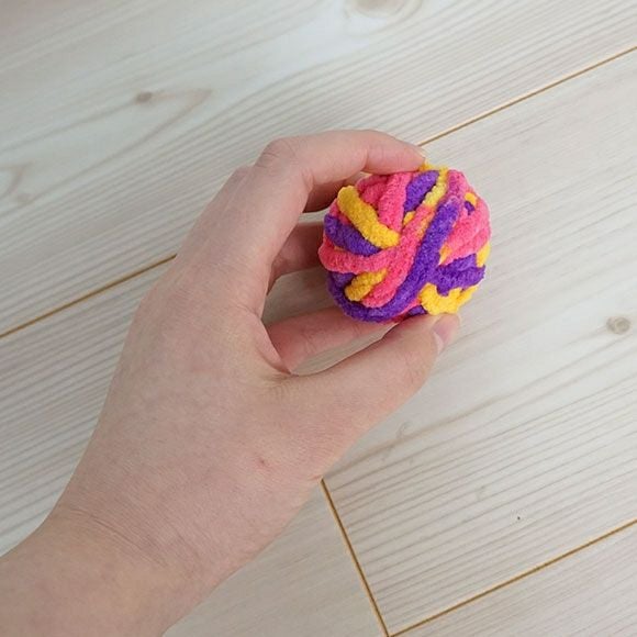 【 猫 おもちゃ 】iCat もこもこモール玉 カラカラ鈴入り アイキャット