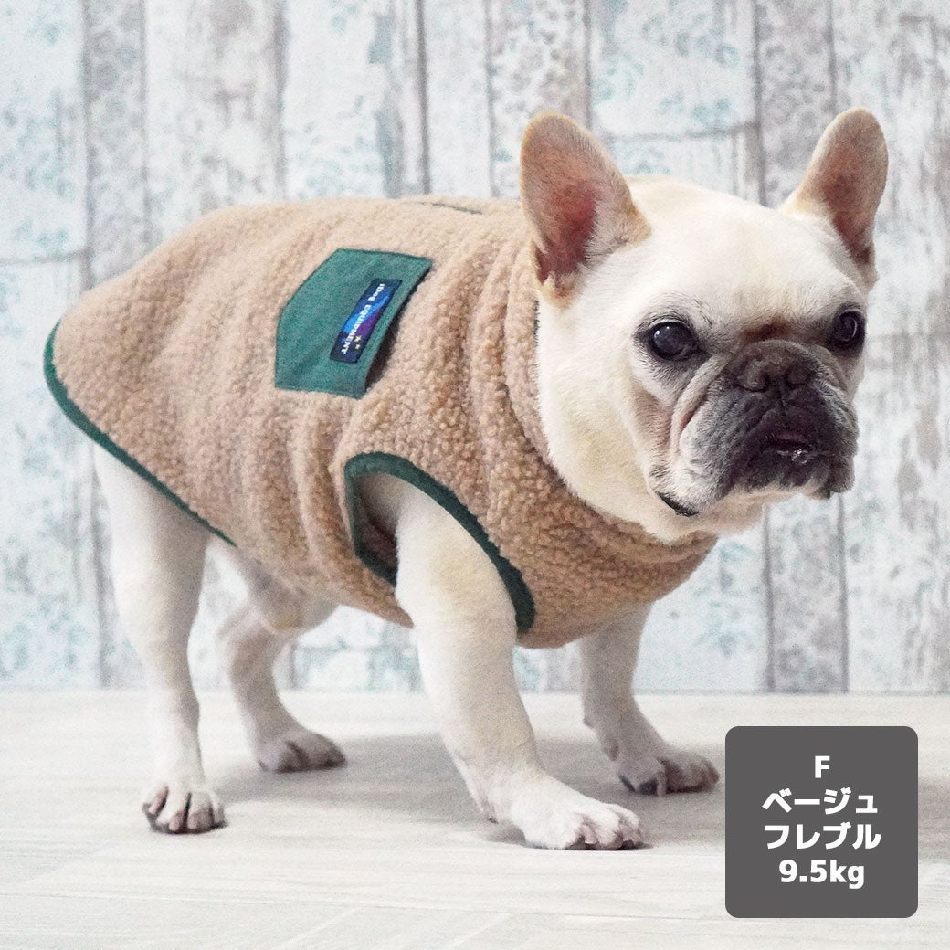 フレブル9.5kg(首41/胴55/丈34cm)のブランくんはベージュのFを着用