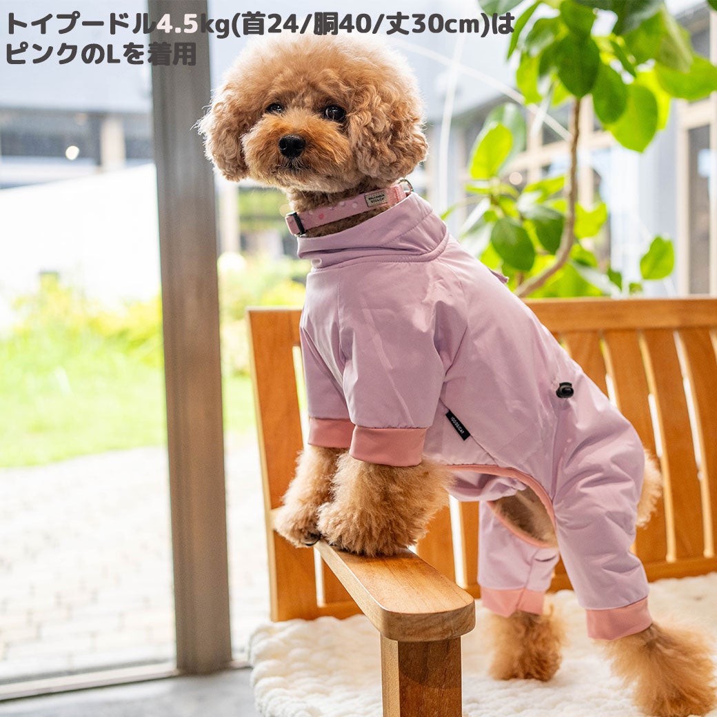トイプードル4.5kg(首24/胴40/丈30cm)の里梨衣ちゃんはピンクのLを着用